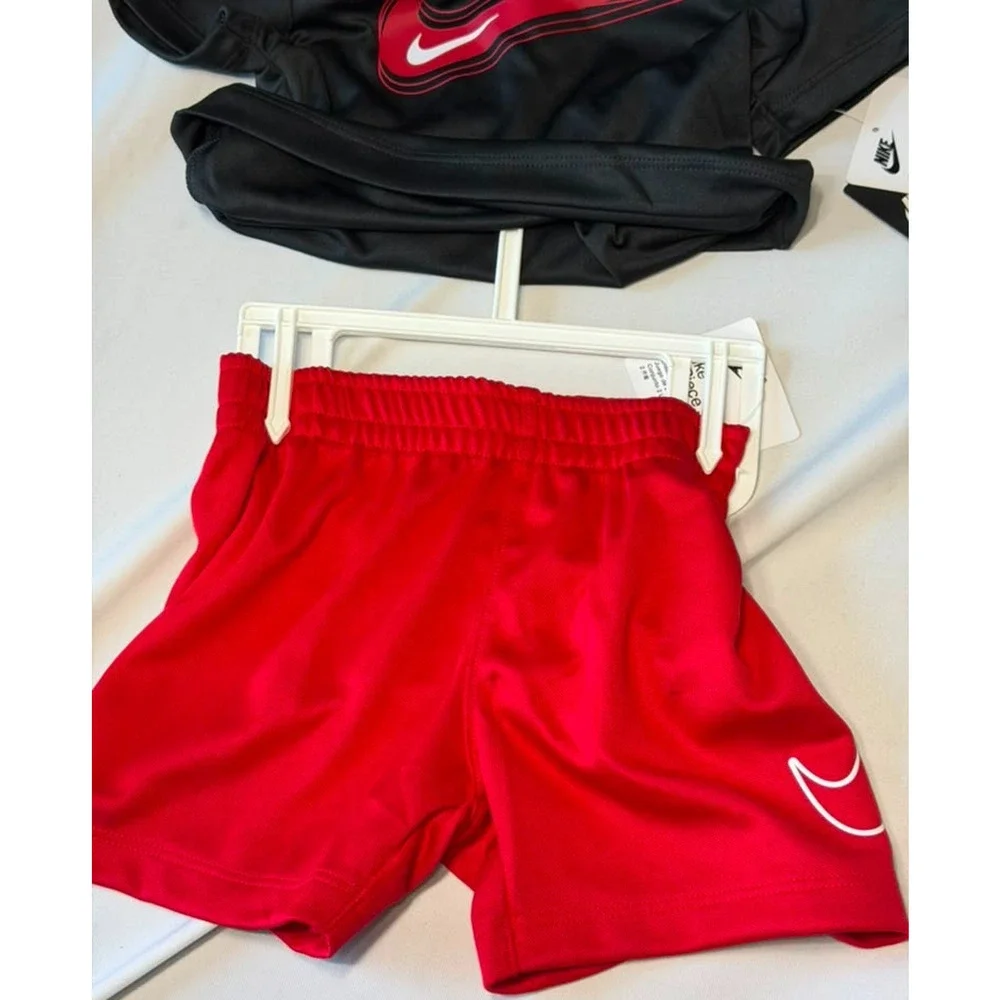 Nike Baby Boys 2-Piece Set T-Shirt & Shorts Black Red Graphic Swoosh 12M NWT